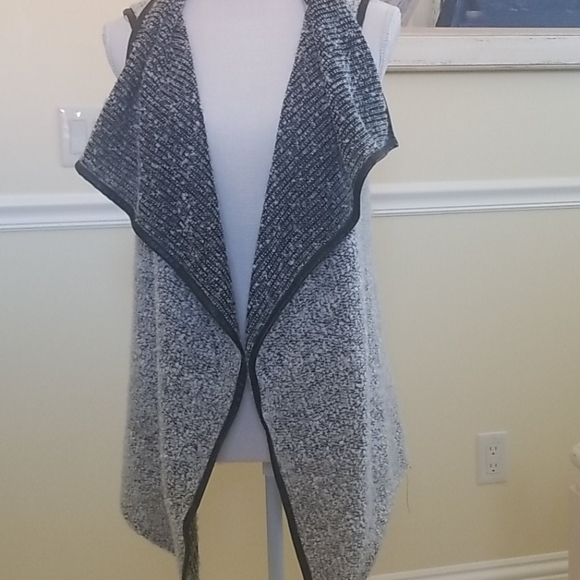 Top - Picture 2 of 6